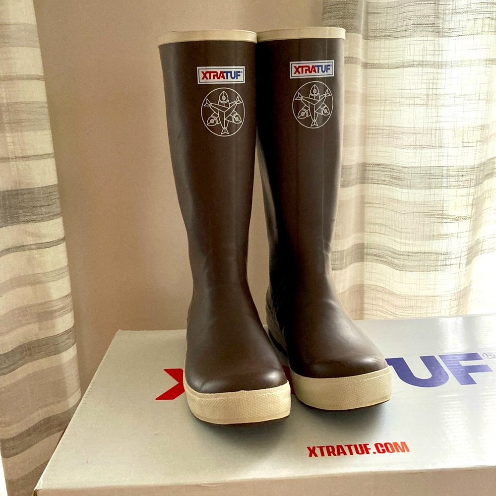 New XtraTuf “Salmon Sisters” Boots, Sz 10